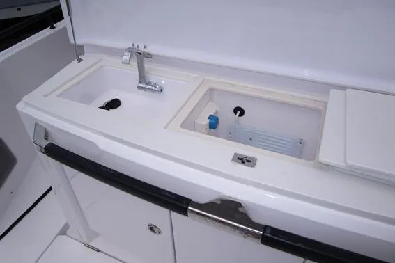 T/t Grace Yacht Photos Pics Aft bar features