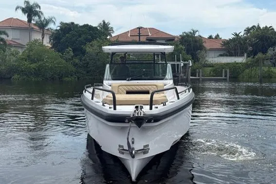 T/t Grace Yacht Photos Pics Bow