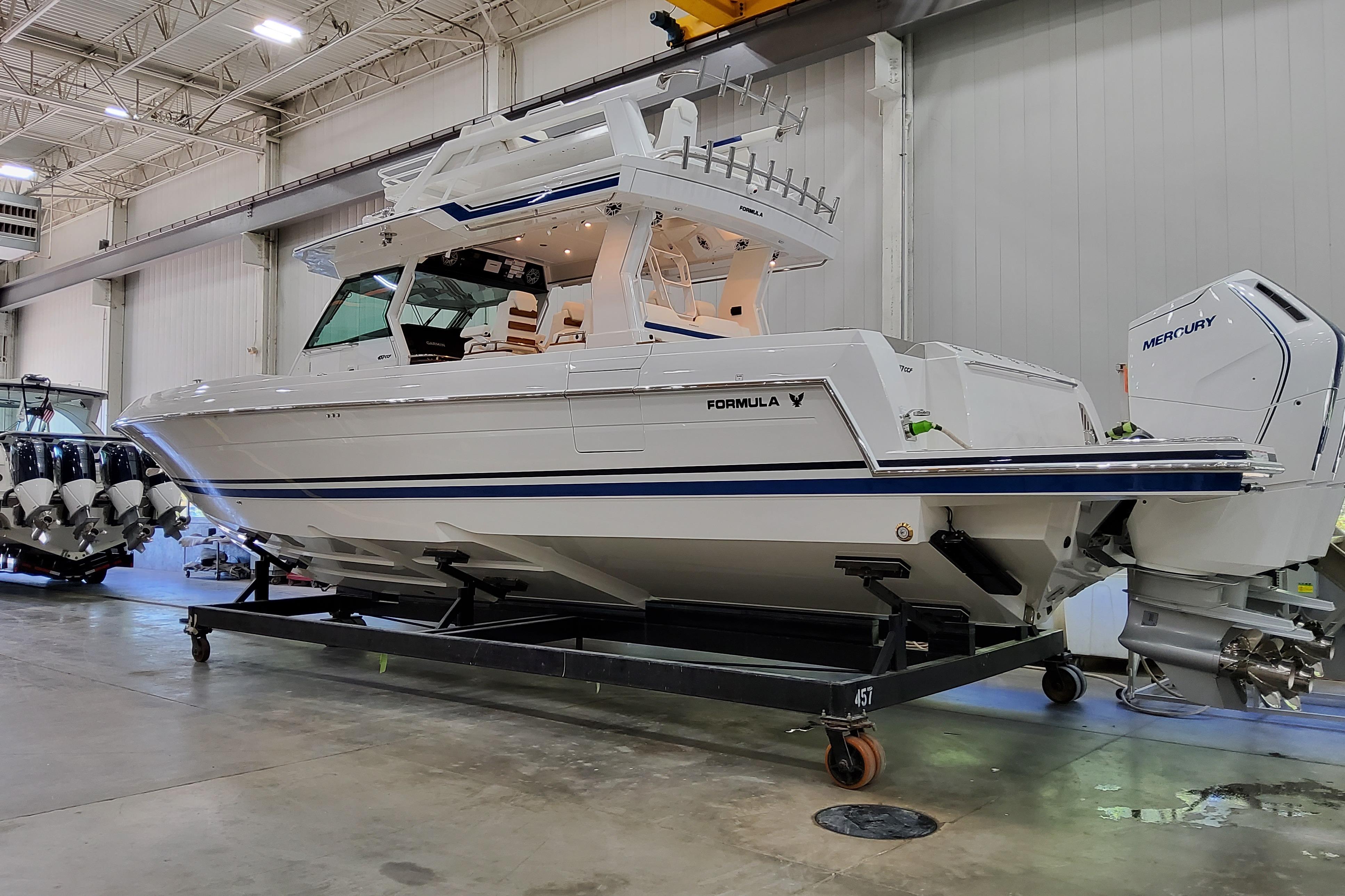 Formula 457 Center Console Fish