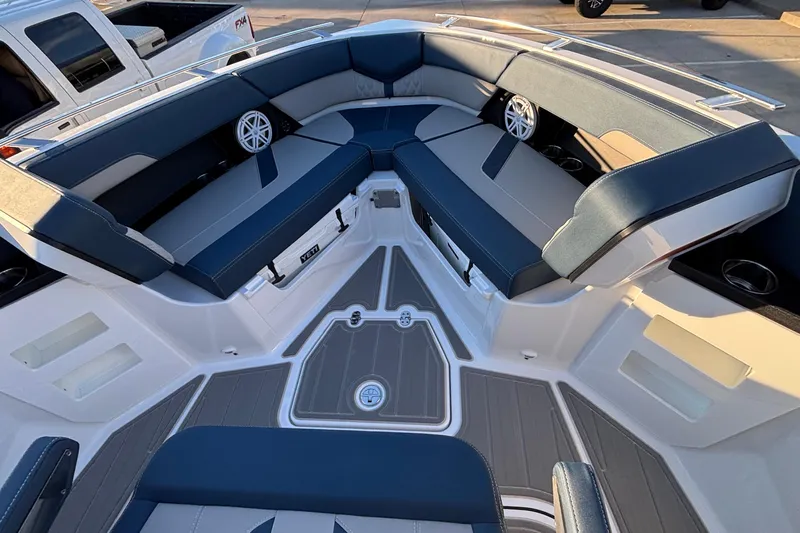  Yacht Photos Pics 2026 Monterey Elite 30 OB boat interior with luxurious seating and modern design.