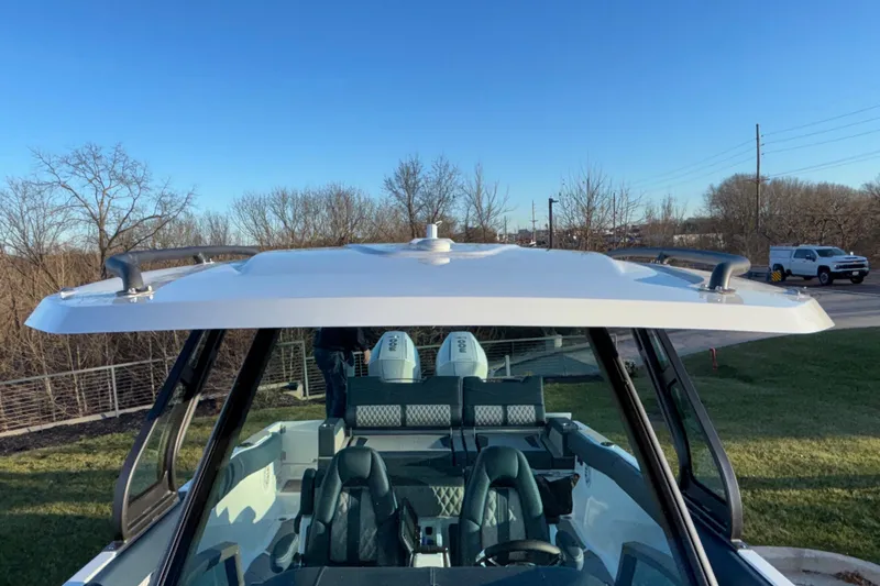  Yacht Photos Pics 2026 Monterey Elite 30 OB boat with sleek design and modern features.