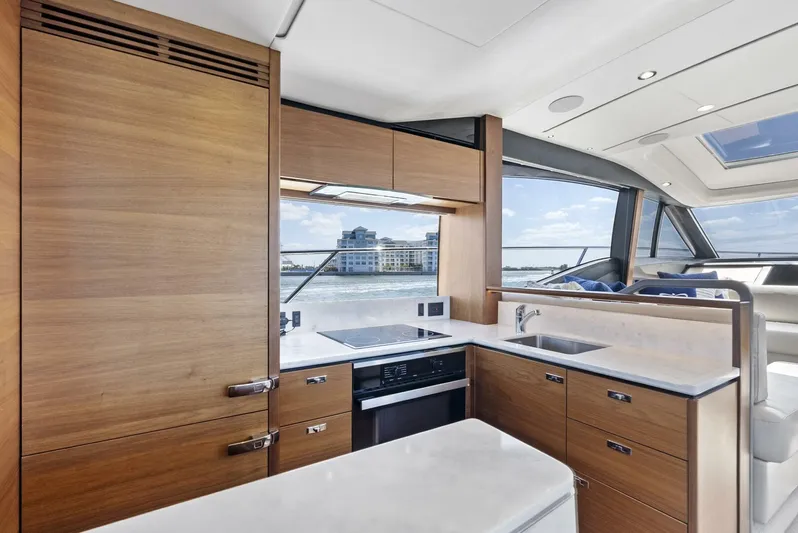 Day Late Dollar Short VI Yacht Photos Pics 2020 Princess S62 - Image 14