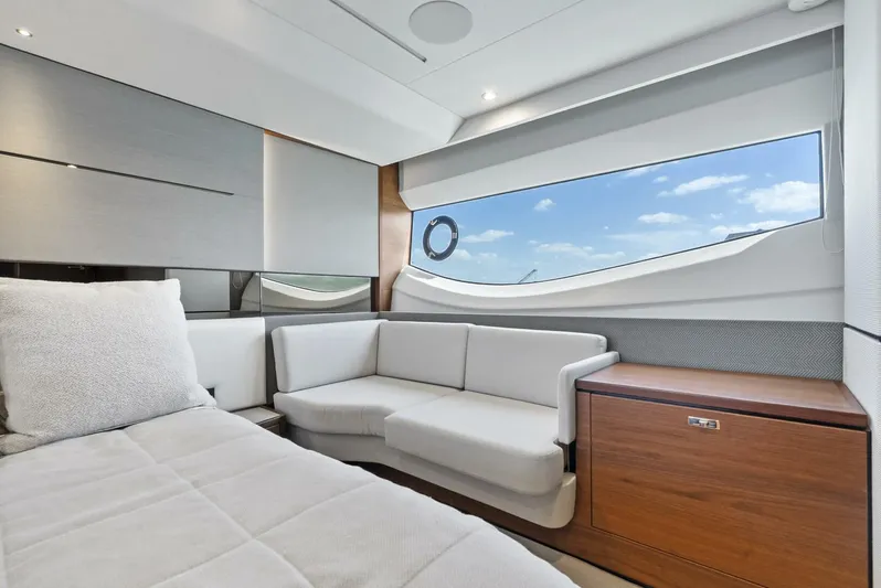 Day Late Dollar Short VI Yacht Photos Pics 2020 Princess S62 - Image 28