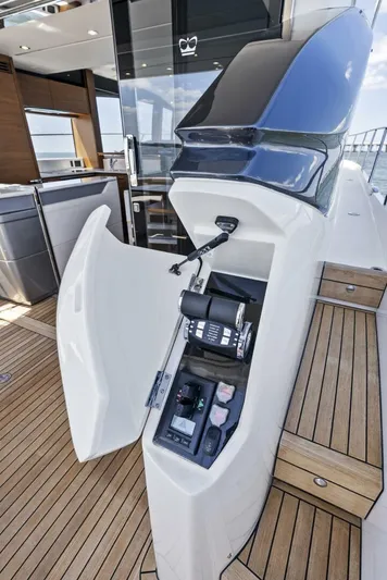 Day Late Dollar Short VI Yacht Photos Pics 2020 Princess S62 - Image 11