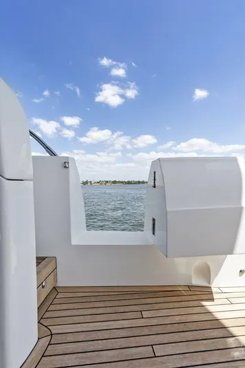 Day Late Dollar Short VI Yacht Photos Pics 2020 Princess S62 - Image 12