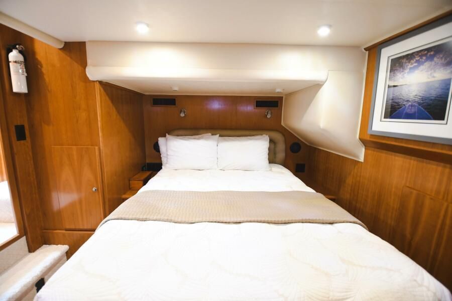 2006 Navigator 5100 Pilothouse