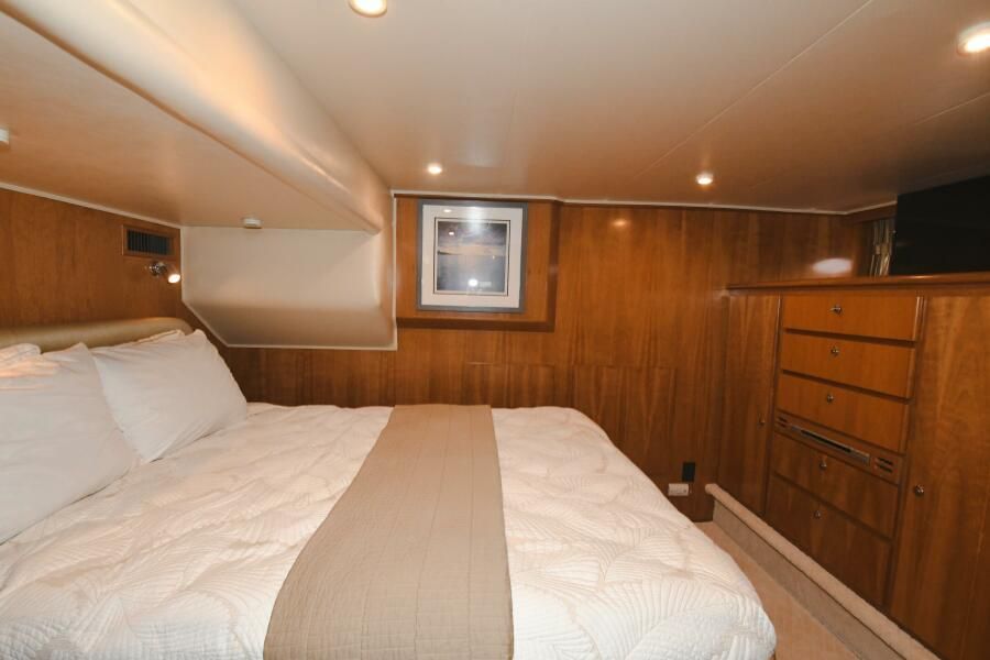 2006 Navigator 5100 Pilothouse