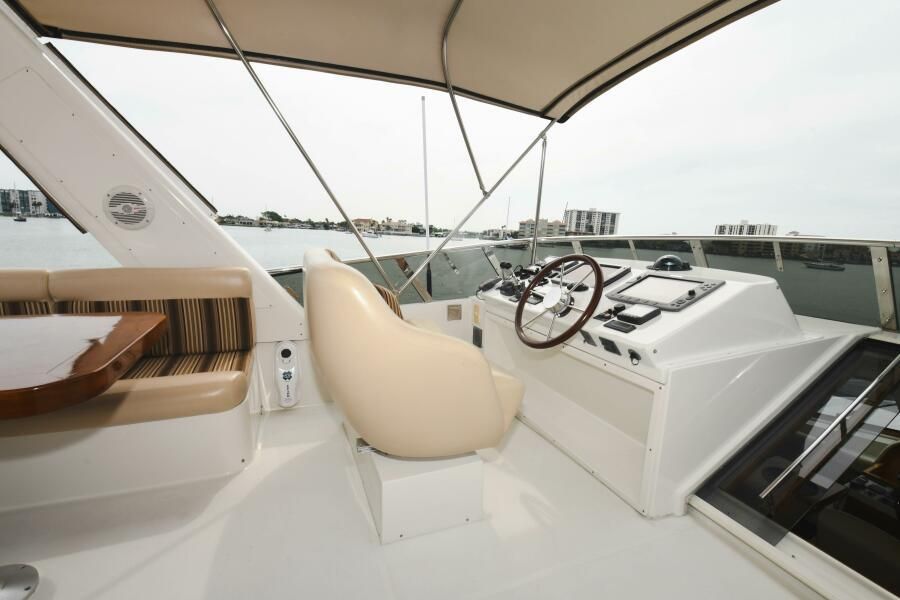 2006 Navigator 5100 Pilothouse
