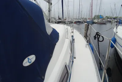 2006 Bavaria Cruiser 37