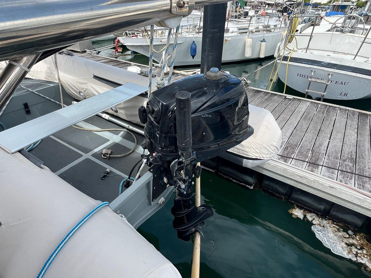 2009 Lagoon 44 