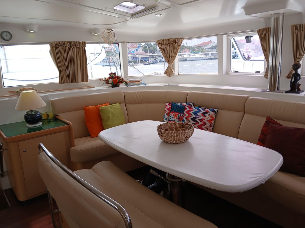2009 Lagoon 44 