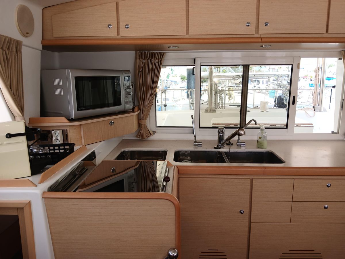 2009 Lagoon 44 