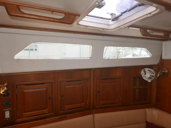 Legacy Yacht Photos Pics 