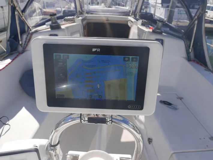 Legacy Yacht Photos Pics 