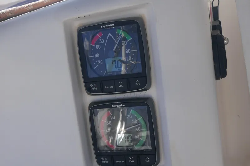 Legacy Yacht Photos Pics 