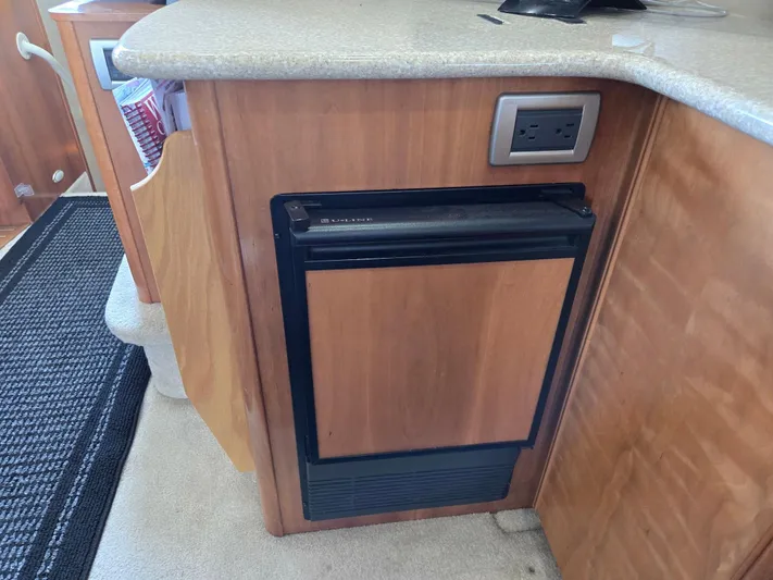 Mad Mary Yacht Photos Pics 