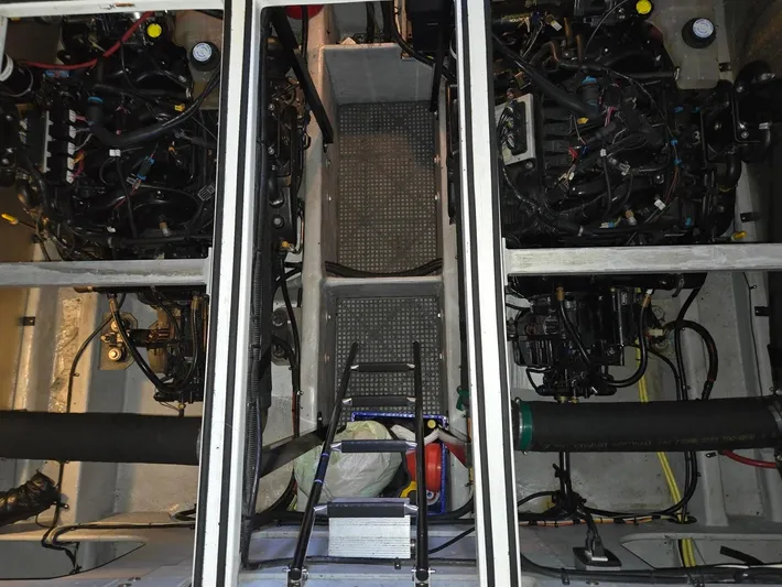 Mad Mary Yacht Photos Pics 