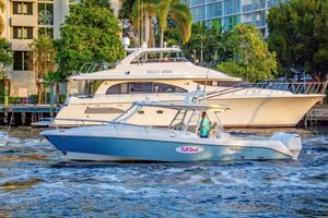 2017 36' Everglades-360 LXC Fort Lauderdale, FL, US