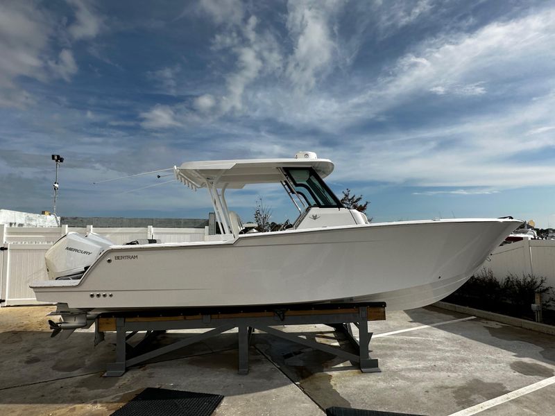 2023 Bertram 28 CC