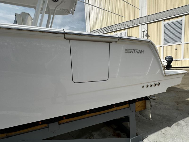 2023 Bertram 28 CC
