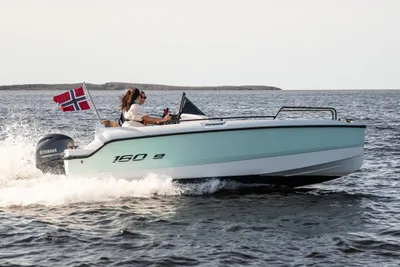 2025 Compass 160e