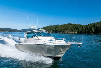 Grady-White Express 370