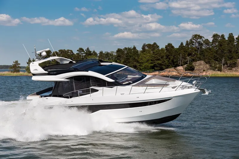  Yacht Photos Pics 2023-Galeon-470-SKY-MarineMax