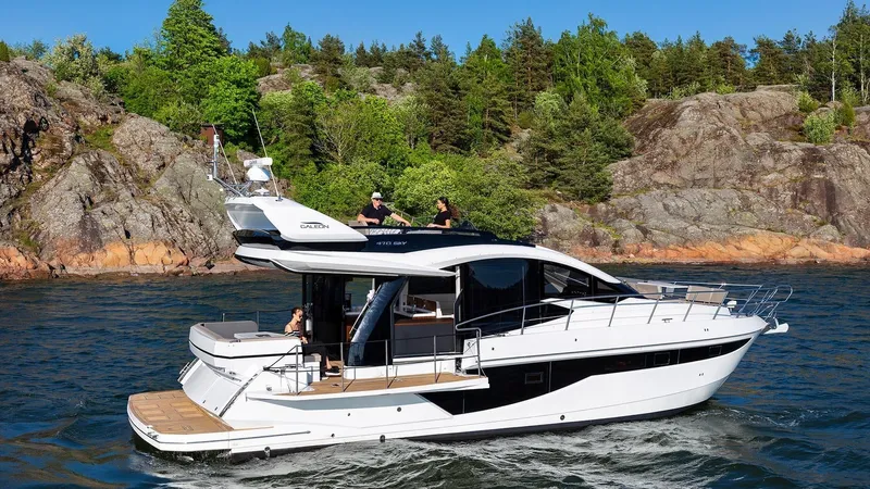  Yacht Photos Pics 2023-Galeon-470-SKY-MarineMax