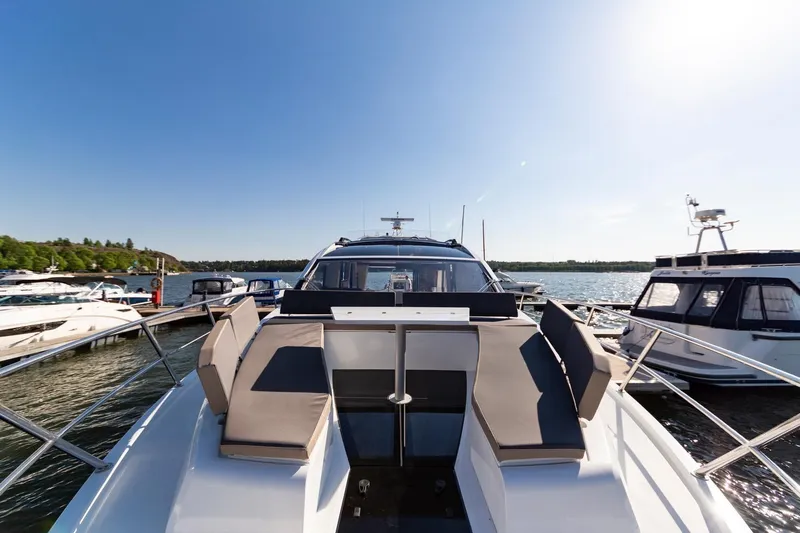  Yacht Photos Pics 2023-Galeon-470-SKY-MarineMax