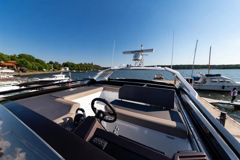  Yacht Photos Pics 2023-Galeon-470-SKY-MarineMax