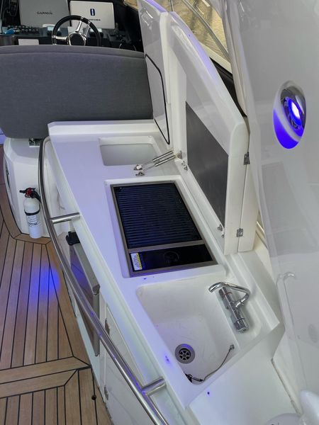 2005 Sunseeker Portofino 53