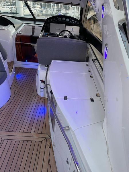 2005 Sunseeker Portofino 53