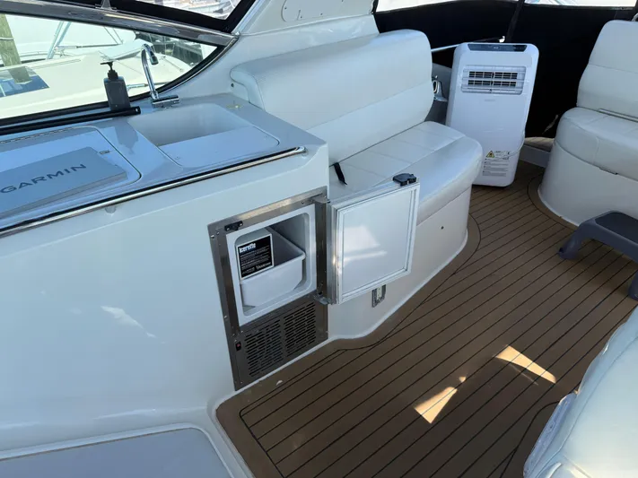 Captain & The Kids Yacht Photos Pics 