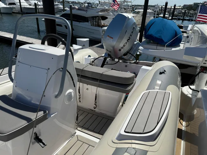 Captain & The Kids Yacht Photos Pics 