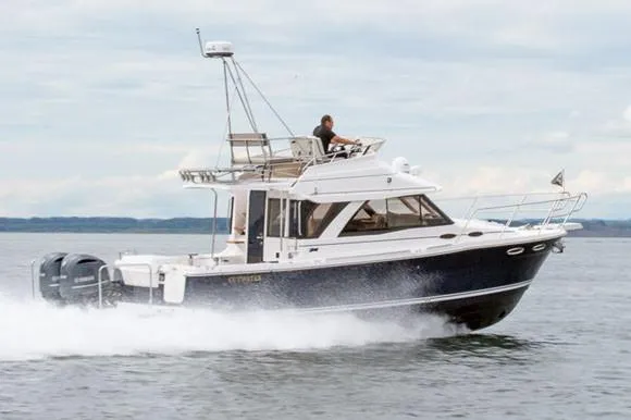  Yacht Photos Pics Manufacturer Provided Image: 2021 Cutwater C-32 CB boat cruising on water.