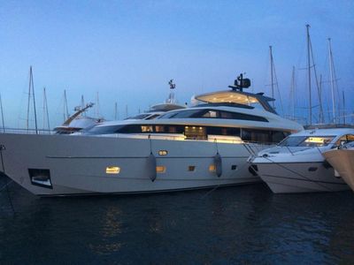 Yacht