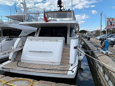 Yacht