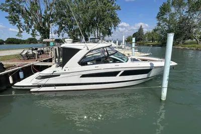Four Winns H350