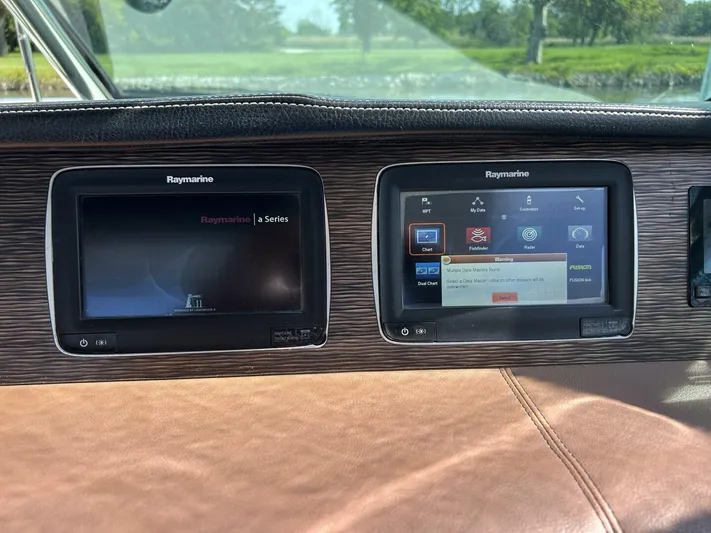  Yacht Photos Pics 2017 Four Winns H350 dashboard with dual Raymarine displays.