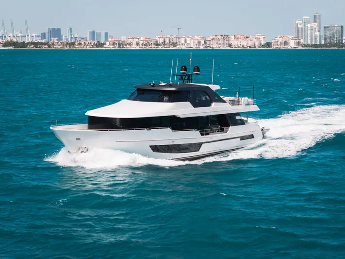 La-la-la Yacht Photos Pics 