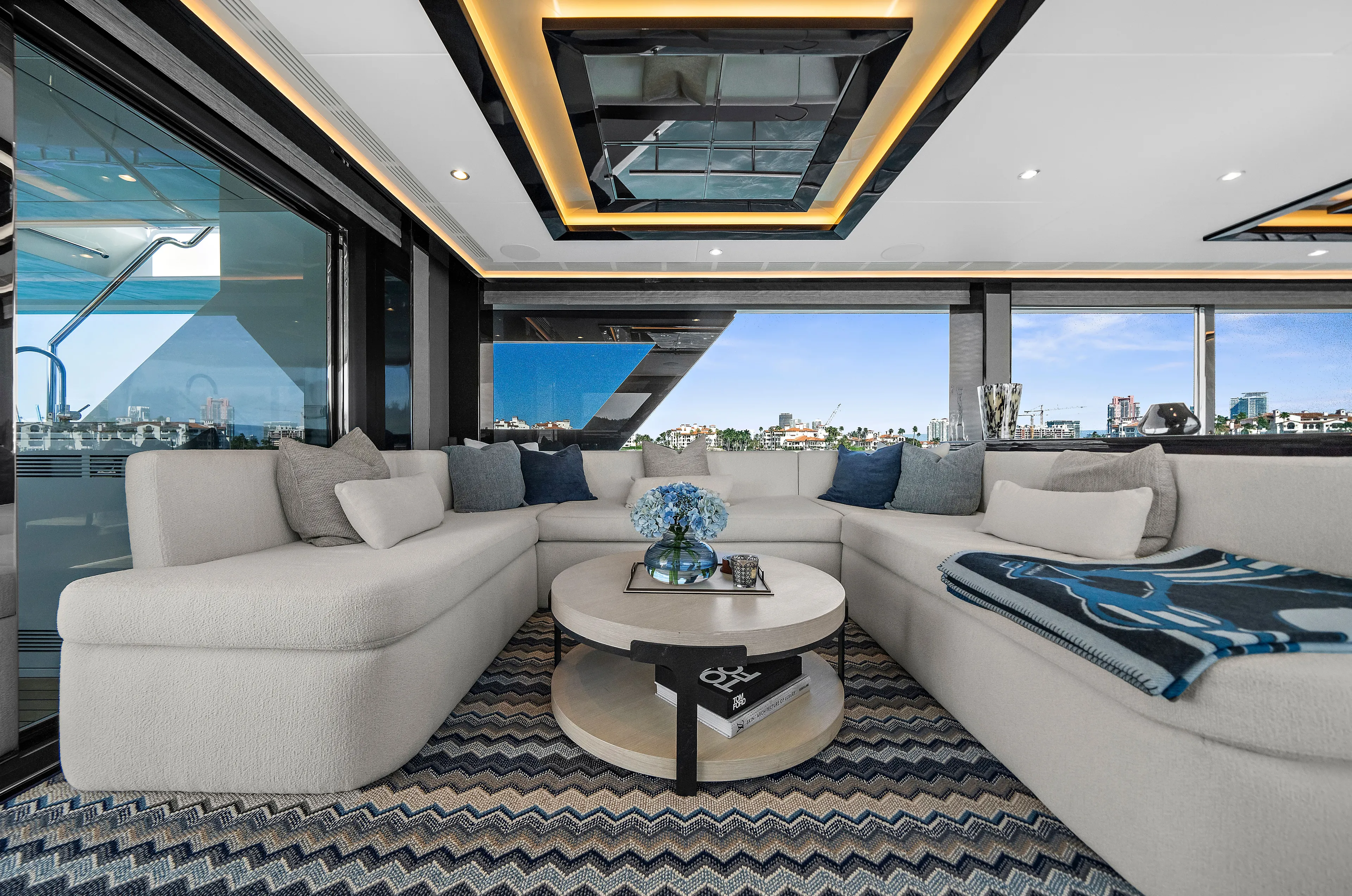 La-la-la Yacht Photos Pics 