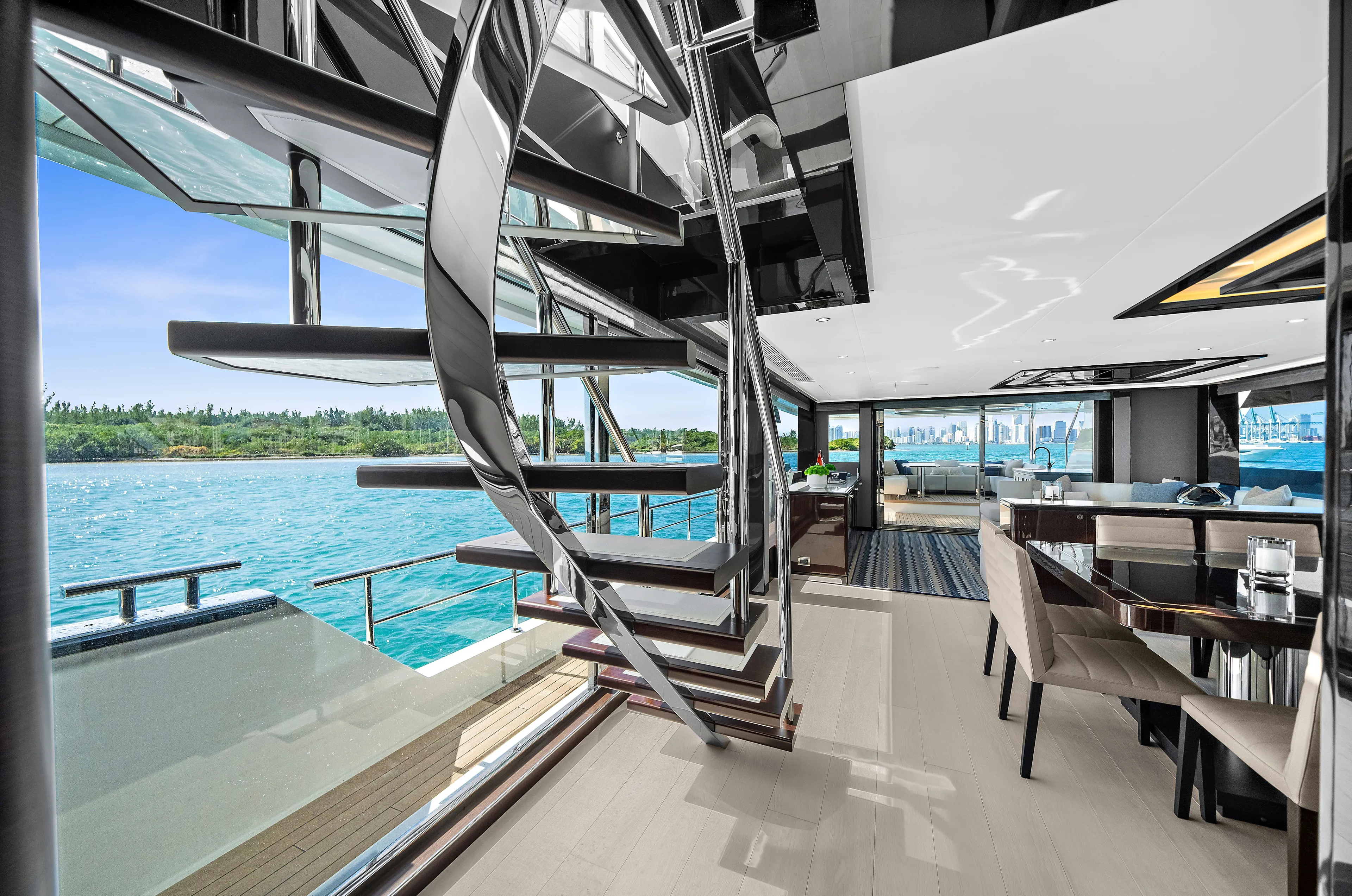 La-la-la Yacht Photos Pics Luxurious interior of Ocean Alexander 32 L yacht, 2024 model.