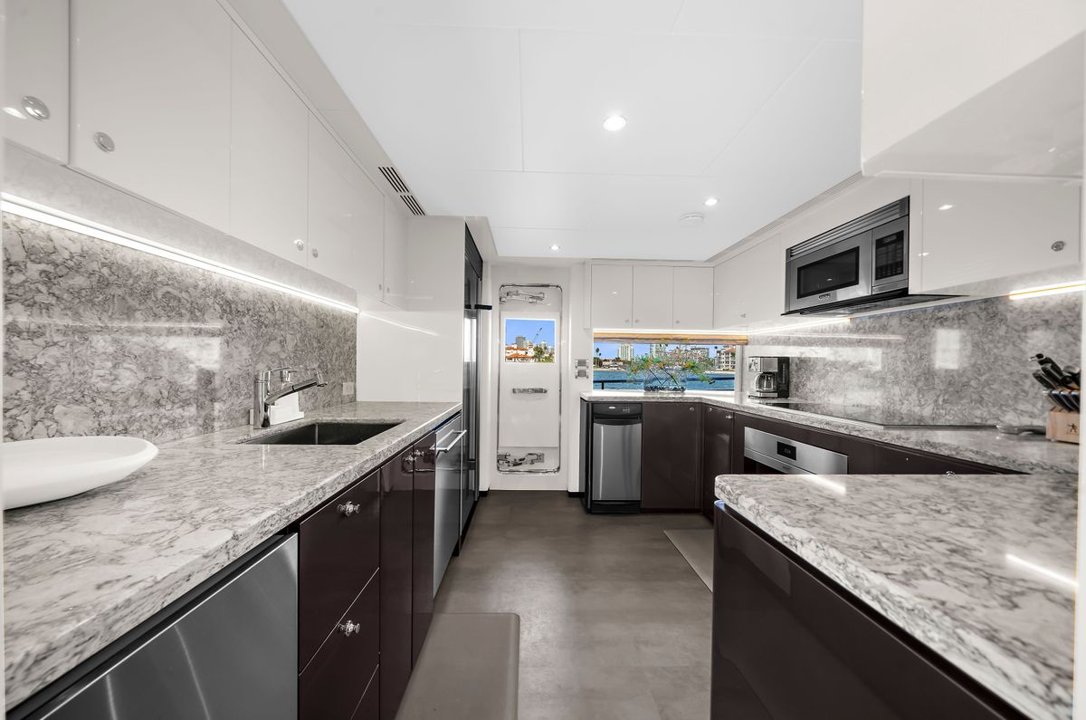 2024 Ocean Alexander 106 