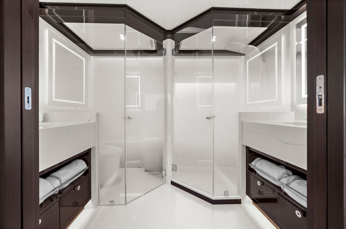 2024 Ocean Alexander 106 