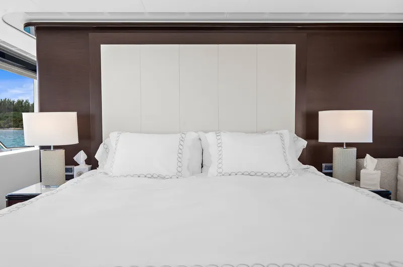 La-la-la Yacht Photos Pics 