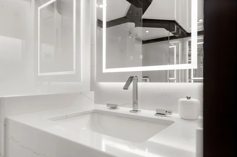 La-la-la Yacht Photos Pics 