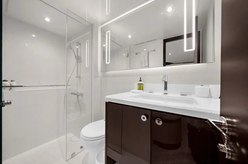 La-la-la Yacht Photos Pics 