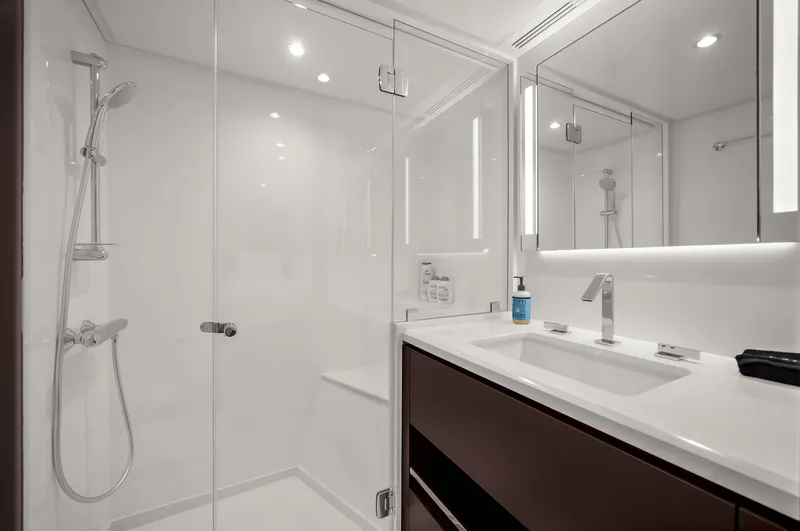 La-la-la Yacht Photos Pics 