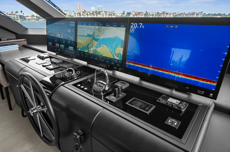 La-la-la Yacht Photos Pics 