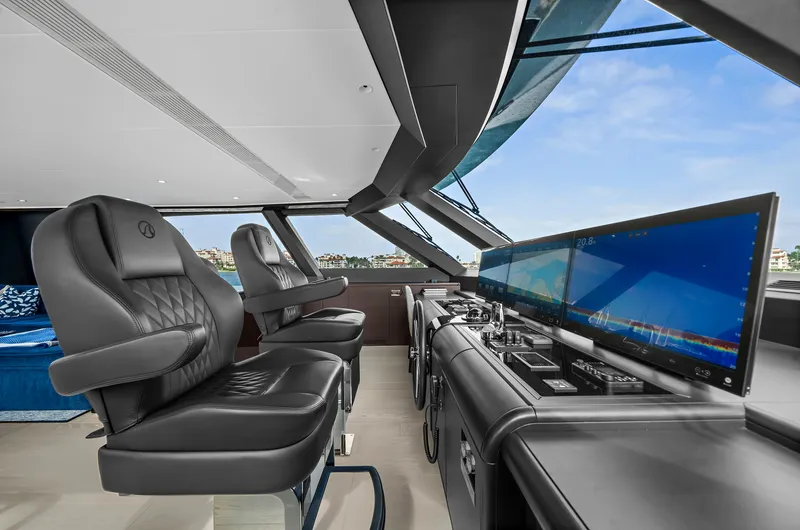 La-la-la Yacht Photos Pics 